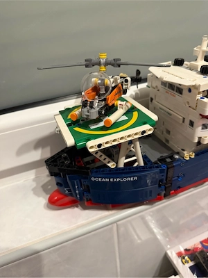 LEGO Technic 42064 Forschungsschiff Bild 4