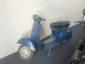 Vespa in Blau 1,45kw Bild 2