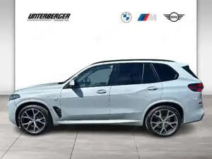 BMW X5 xDrive50e M Sportpaket Pro // elektr. Anhängerkupplung // Panorama Glasdach Bild 3
