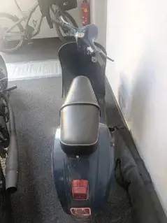 Vespa in Blau 1,45kw