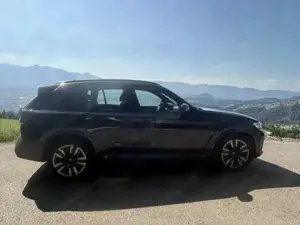 Bmw ix3 M paket Bild 3