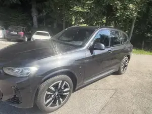 Bmw ix3 M paket Bild 2