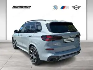 BMW X5 xDrive50e M Sportpaket Pro // elektr. Anhängerkupplung // Panorama Glasdach Bild 4
