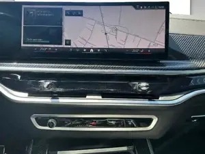 BMW X5 xDrive50e M Sportpaket Pro // elektr. Anhängerkupplung // Panorama Glasdach Bild 8