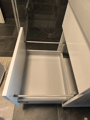 Sanipa Waschtisch 80 cm mit Villeroy & Boch Keramikwaschbecken Bild 5
