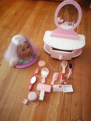 Spielschminktisch mit Frisierpuppe  Bild 3