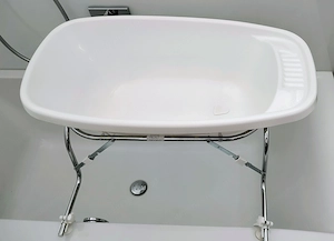 Babybadewanne mit Auslass inkl. Gestell Bild 2