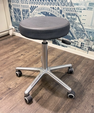 Rollhocker mit Polstersitz 