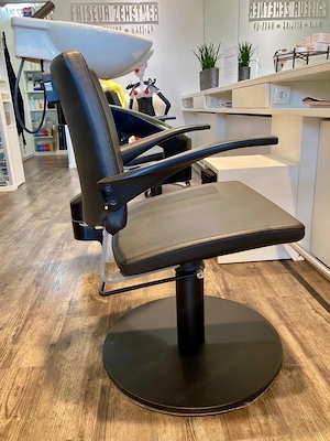 Neuwertige Friseursessel wegen Umbau abzugeben  Bild 4