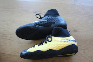 Hallenfußballschuhe Gr. 35 Bild 2