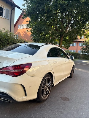 Mercedes-Benz CLA 180 AMG  Bild 2