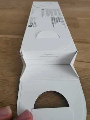 Apple Watch Series 10 (Cellular, GPS) 42mm Aluminium diamantschwarz mit Sport Loop Tinte Bild 3