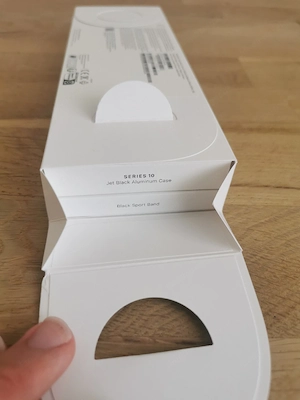 Apple Watch 10 (CEL+GPS), 46mm, Aluminium, Black Sport Band M&L Bild 4