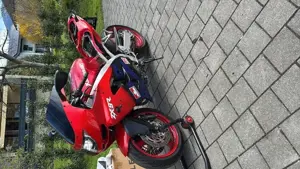 Kawasaki Ninja zx9r Bild 3