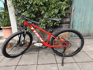 Trek Marlin Jugend-Mountainbike | 27,5 Zoll | Rot Bild 3