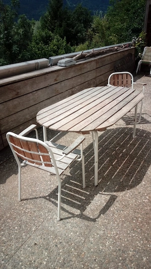 Klappbarer Gartentisch und 2 Stühle 60er Jahre  Bild 2