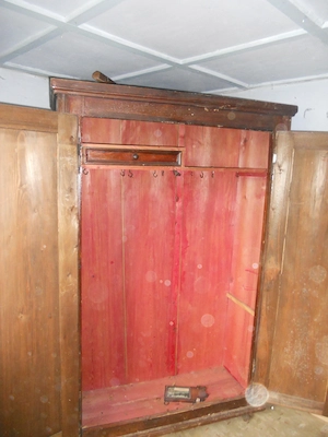 Alte Möbel Bild 3