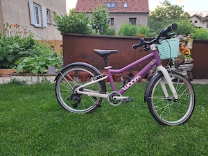 Woom 4 in lila mit Schutzblecher Bild 2