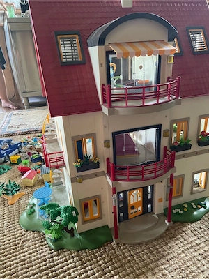 Playmobil City Life Haus (4279) mit umfassend Ausstattung 