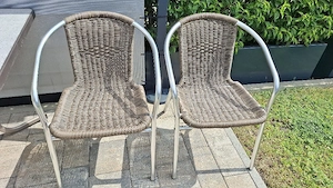 Stühle (4 Stk.) und Tisch Gratis Bild 2