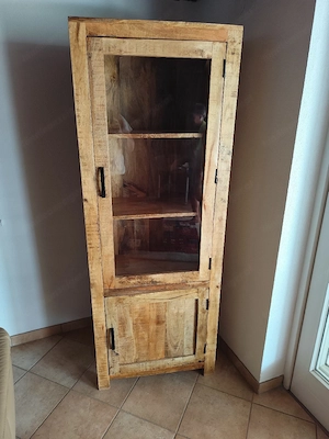 Wohnzimmerschrank mit Tisch Bild 2