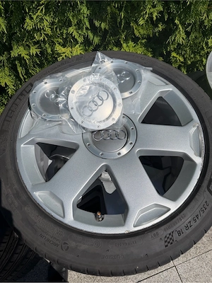 Audi Alufelgen 18 Zoll 8E0601025L Bild 10