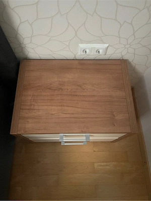 2 Nachtkästchen Bild 2