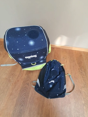 Ergobag Schultasche inkl Regenschutz, Turnbeutel und Fluo LED Bild 3
