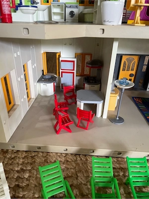 Playmobil City Life Haus (4279) mit umfassend Ausstattung  Bild 8