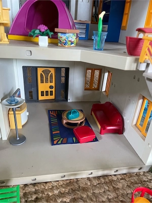 Playmobil City Life Haus (4279) mit umfassend Ausstattung  Bild 9