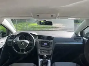 VW Golf 1,6 TDI (77kw) Bild 3