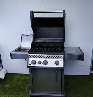 Napoleon Gasgrill Rogue XT425 Edelstahl mit Sizzle Zone