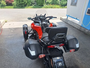 Can Am Spyder 1330 F3 Bild 4