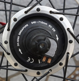 26 Zoll Vorderrad mit Shimano Nabendynamo DH-3D80 Bild 2