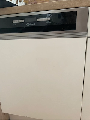 Küchenzeile mit Geräten  Bild 5
