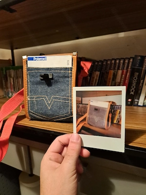 Polaroid 636 Closeup Sofortbildkamera Set mit Jeans-Tasche, Anleitung & Color 600 Film   Getestet Bild 5