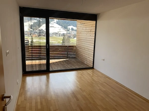 Schöne sonnige 3 Zimmerwohnung zu vermieten. Bild 9