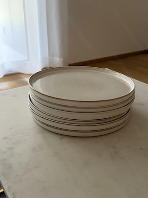 H&M Home Teller aus Steingut