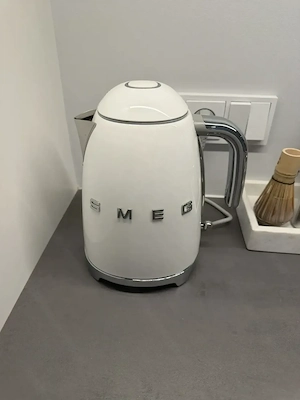 SMEG Wasserkocher Weiß