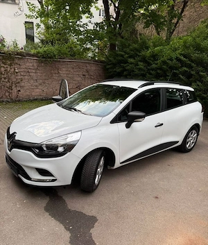 Renault Clio   76 PS   BJ. 10.2018 - Top Zustand   65.000 km Bild 2