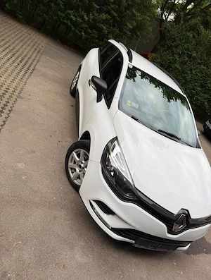 Renault Clio   76 PS   BJ. 10.2018 - Top Zustand   65.000 km Bild 3
