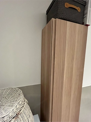 Sehr schöner Hochschrank in Holzoptik für Badezimmer! Bild 3