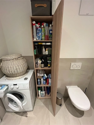 Sehr schöner Hochschrank in Holzoptik für Badezimmer! Bild 2