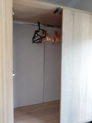 Großer Schrank Bild 2
