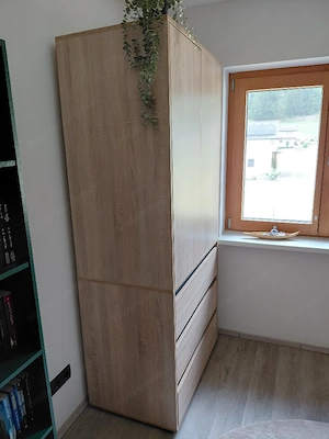 Großer Schrank Bild 3