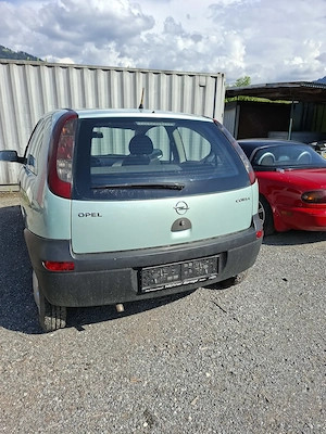 Opel Corsa 1.0 60 ps Bild 4