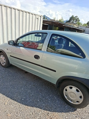 Opel Corsa 1.0 60 ps Bild 3