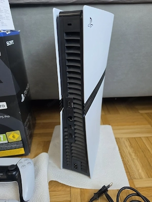 Sony Playstation 5 pro PS5 pro CDs player 2TB Funktioniert einwandfrei Bild 4