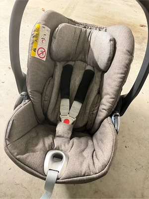 Cybex Babyschale + Isofixstation Bild 4