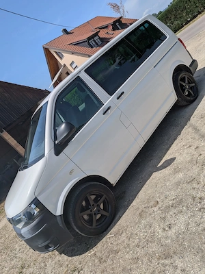 Zuverlässiger VW T5 4Motion (2014)   2.0 TDI 179 PS 2 Schiebetüren 8 Sitze Bild 2